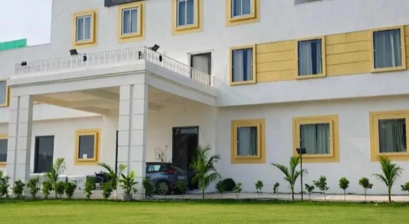 Pushp Vatika Hotel & Resort - Image 1