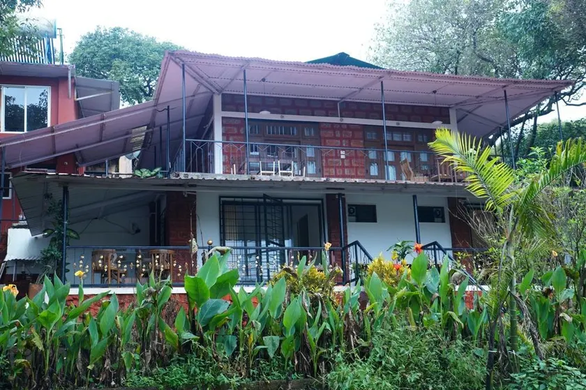 Hotel Godai Girikunj - Image 1