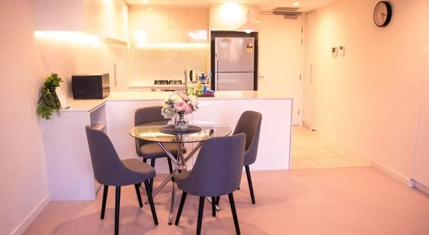 Homely Modern Apt between the Lake and City - Hosted by CanStay - Image 1
