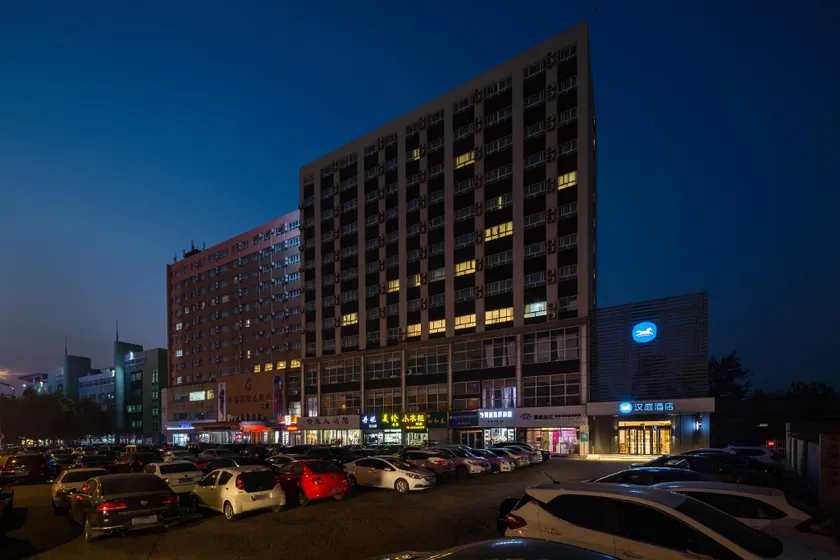 Hanting Hotel Jinan Laiwu Yingmou East Street - Image 1