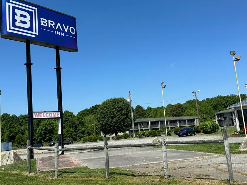 Bravo Inn Greensboro - Image 1
