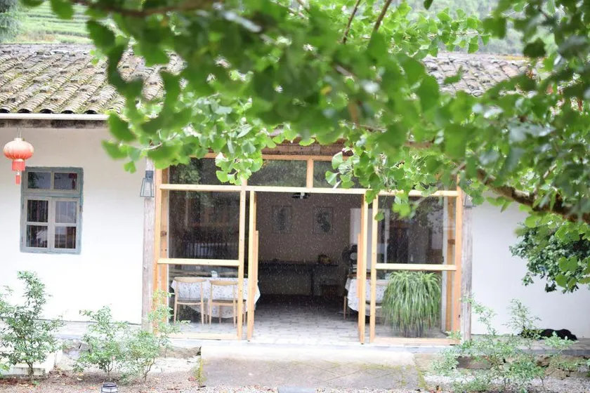 Guyu Guyu Hostel - Image 1