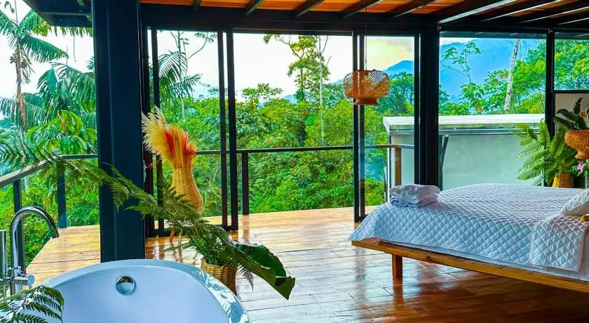 Suite Lodge En La Amazonía Con Actividades, Suite Kilo - Image 1