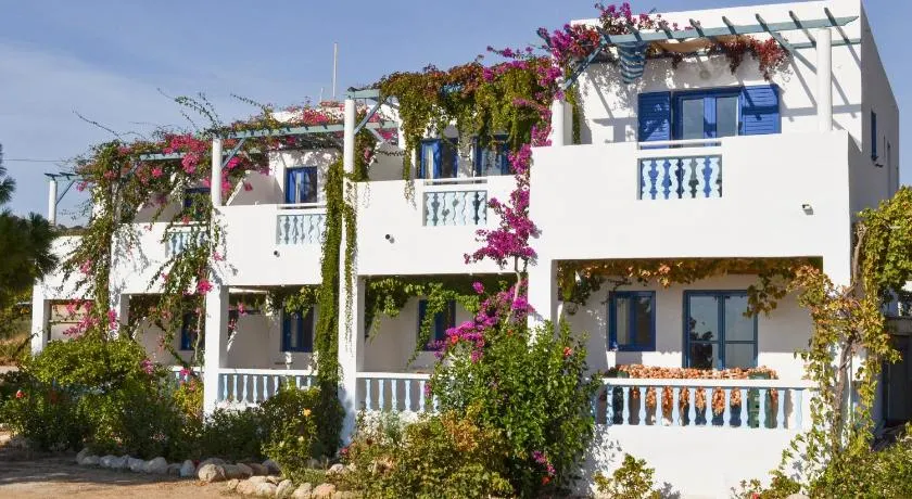 Akrogiali Apartments - Image 1