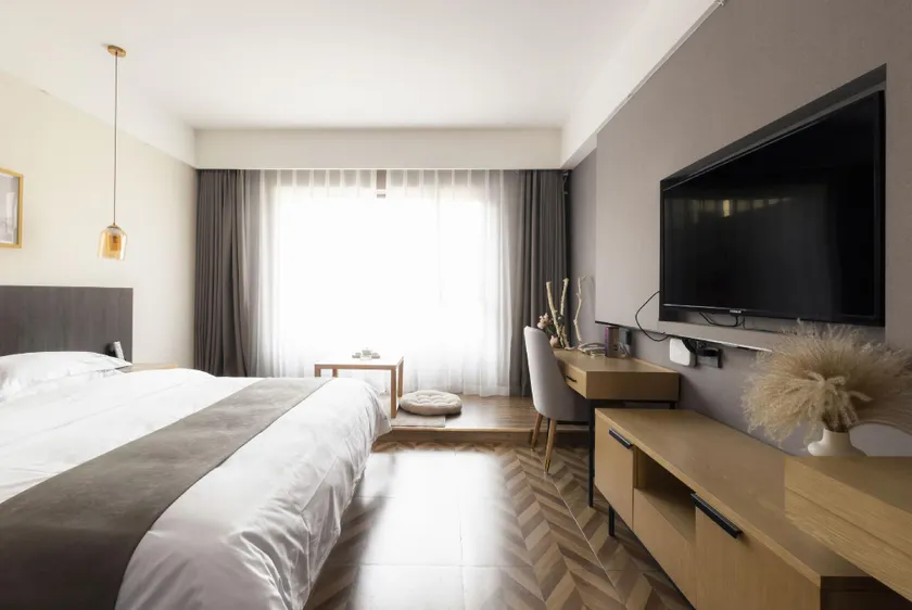 Huating Huarong TIME Hotel - Image 1