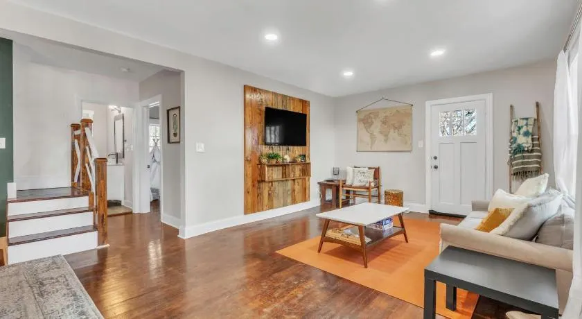 4Bed/3bath- 1 mile to Downtown - Image 1