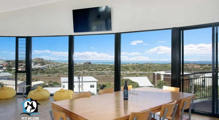 Architect Designed Beach House with Sweeping Views - Image 1