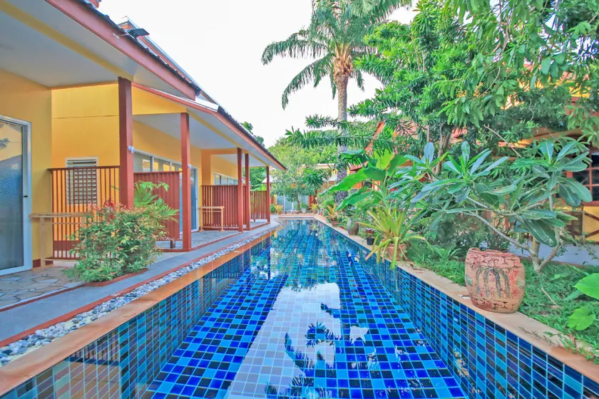 Ban Elephant Blanc Bungalow - Image 1