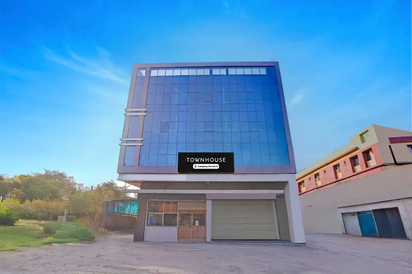 Super Townhouse Skyboat XLO Point - Image 1