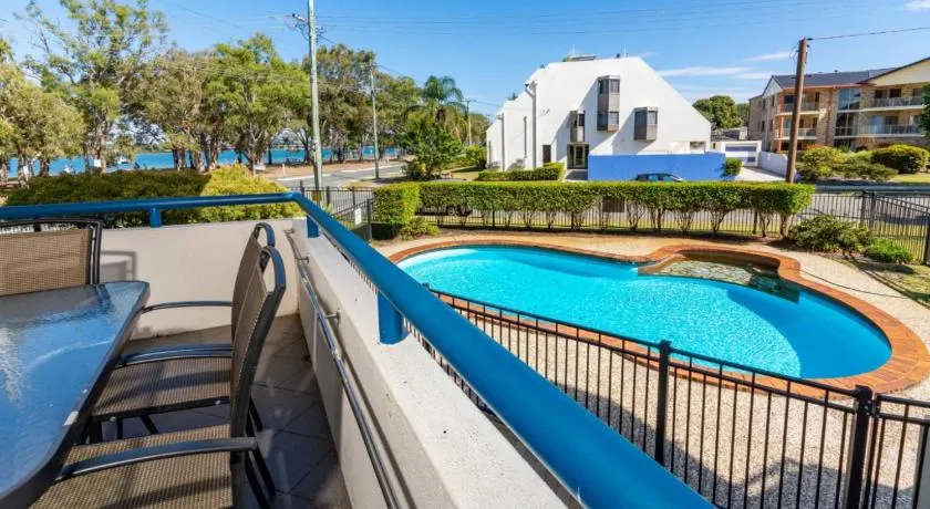 Everything you need including a pool! Karoonda Sands Apartments - Image 1