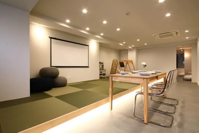 Broom stay UMEDA ROSE - Image 1