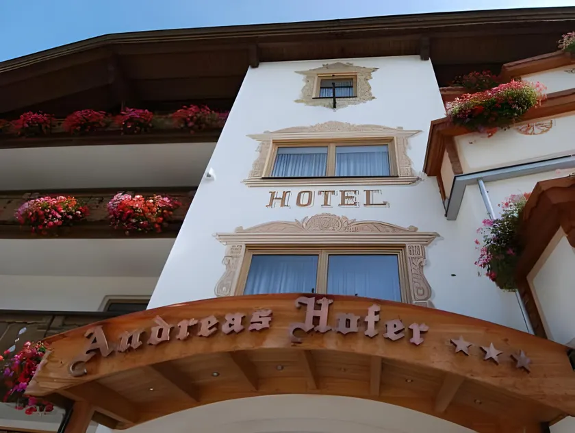 Hotel Kronplatzer Hof - Image 1