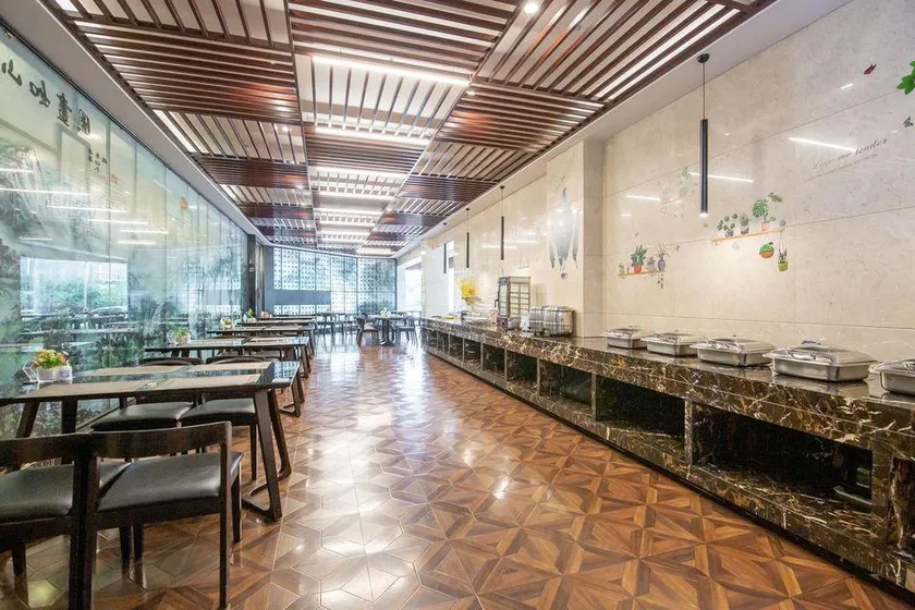 Baiyi Hotel - Image 1