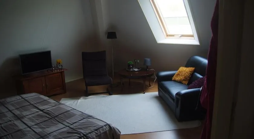 B&B Noflik Haule - Image 1