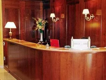 Hotel Regina - Image 1