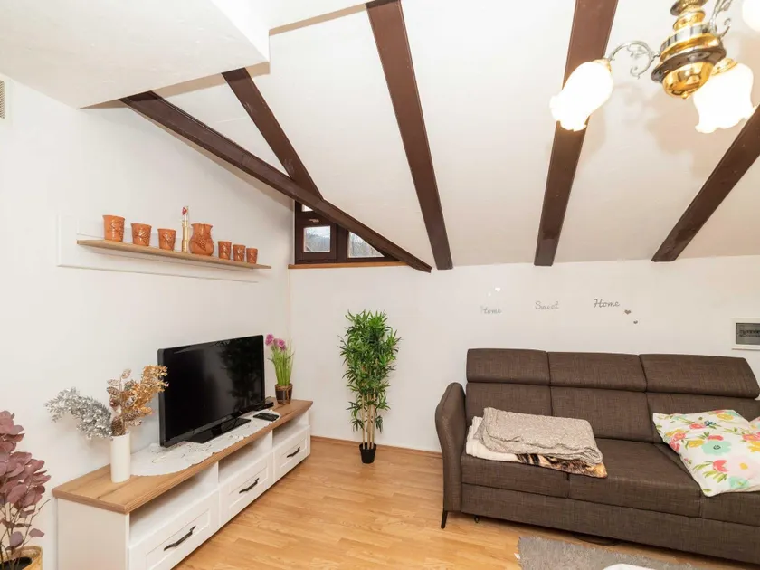 Holiday home with hot tube and 1 room - Image 1