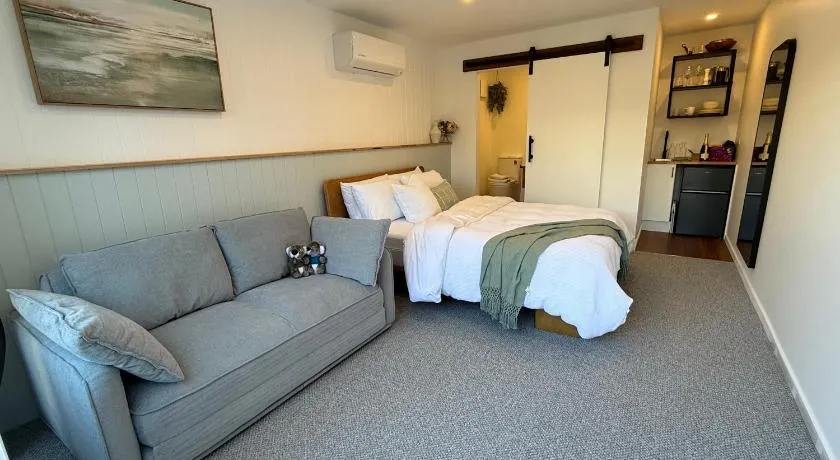 Torquay Boutique Guesthouse - Image 1