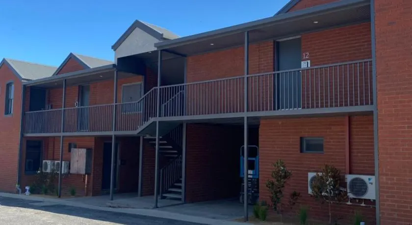 Railway Motel Myrtleford - Image 1