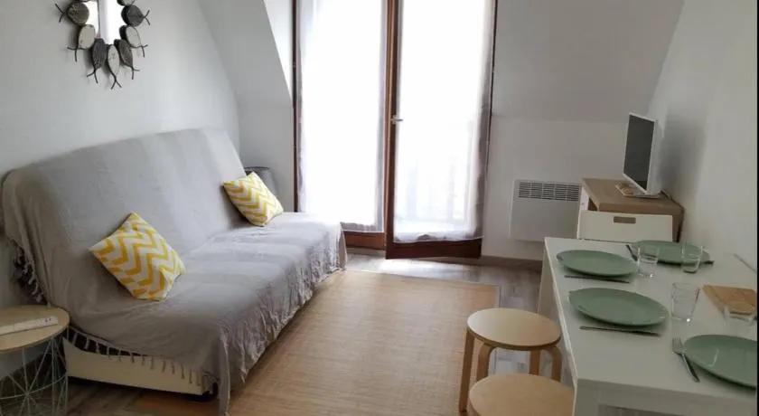 Apt With Balcony At 350 m From The Beach - Image 1