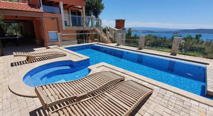 Villa LKL, heated private pool, secluded and with a great view - Image 1