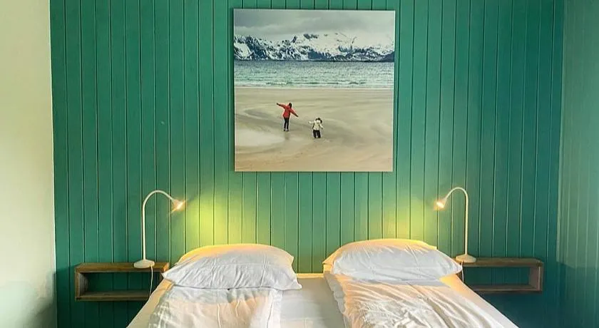 Nøtnes Midnattsol GuestHouse - Image 1