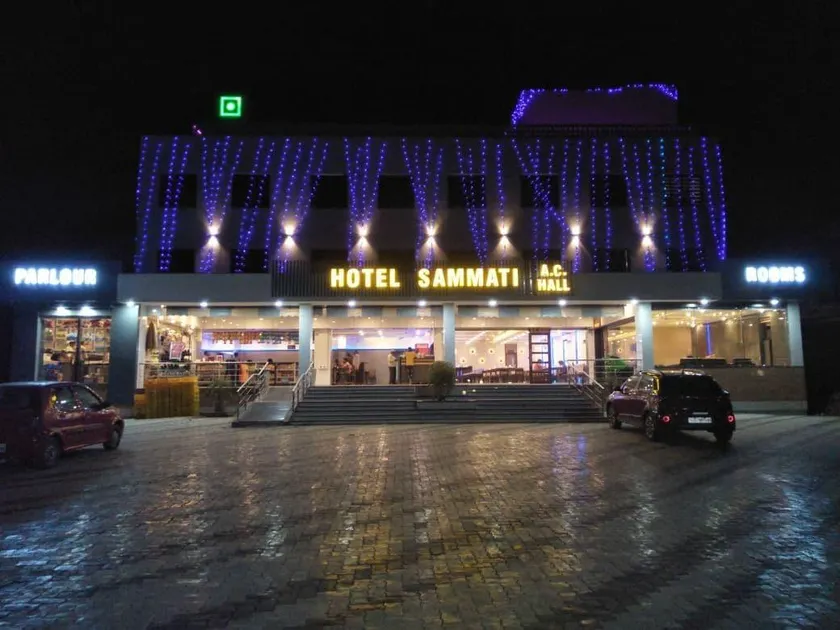 Hotel Sammati - Image 1