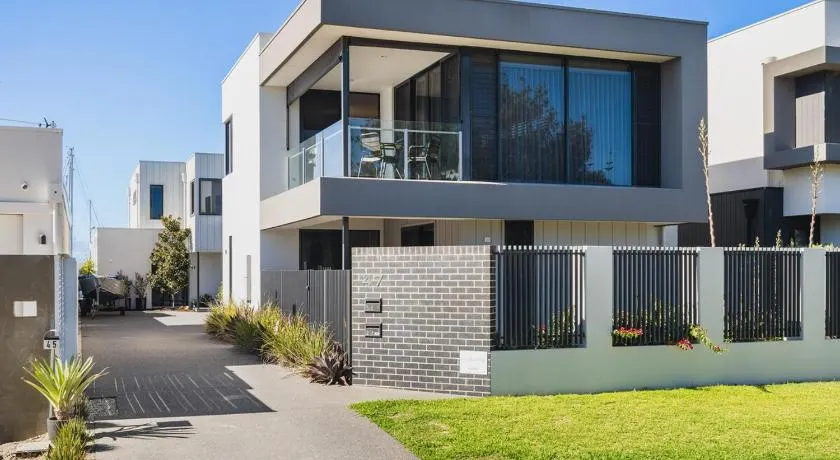 Modern Coastal Townhouse Beach & Marina Views - Image 1