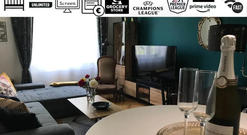 S8 Luxury OldTown Apt - Parking, Foodstore, Crib, BabyChair, PC Screen, UnlimMusic - Image 1