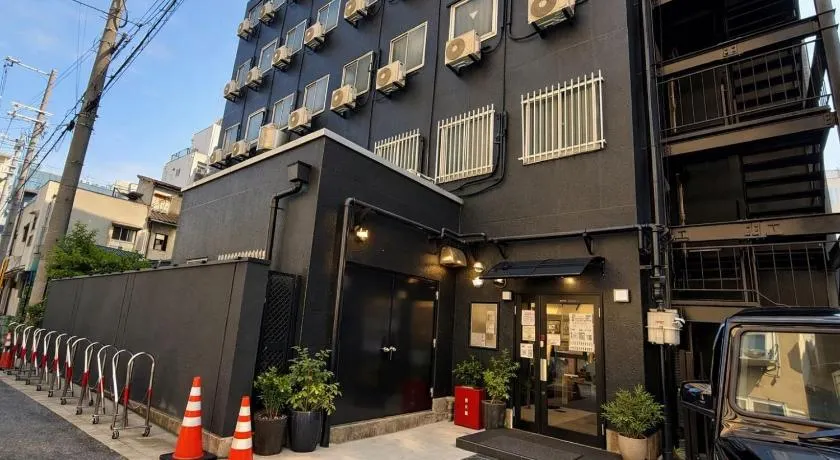 心斎橋難波関空直通 Ambers Hostel - Image 1