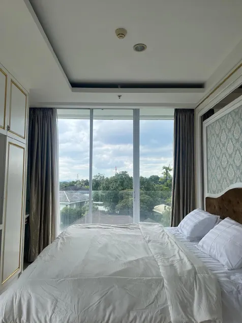 Art Deco Private Jacuzzi Suite - Image 1