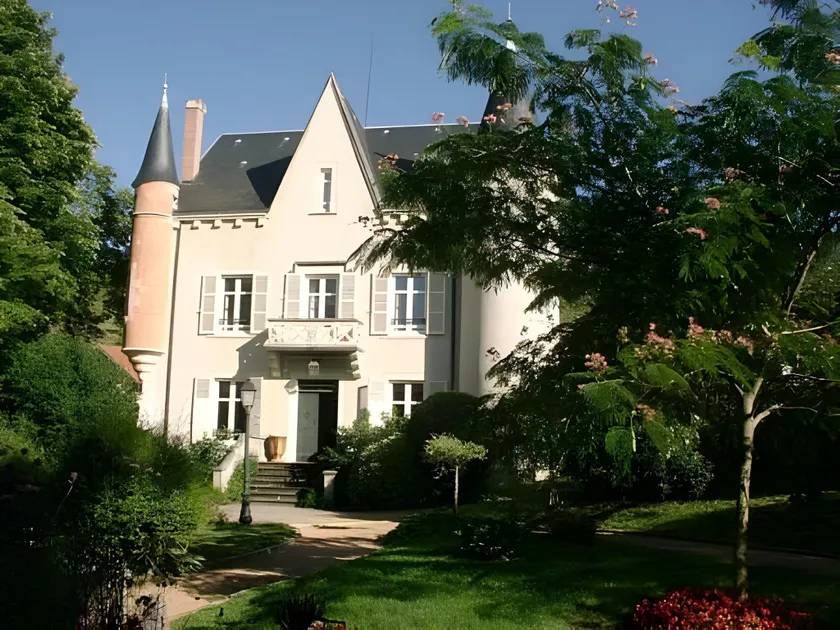 Au Fond de la Cour - Image 1