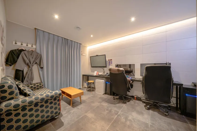 Jinju Hotel Seven - Image 1