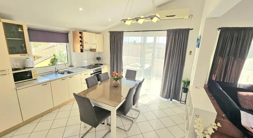 Apartment Zara - Image 1