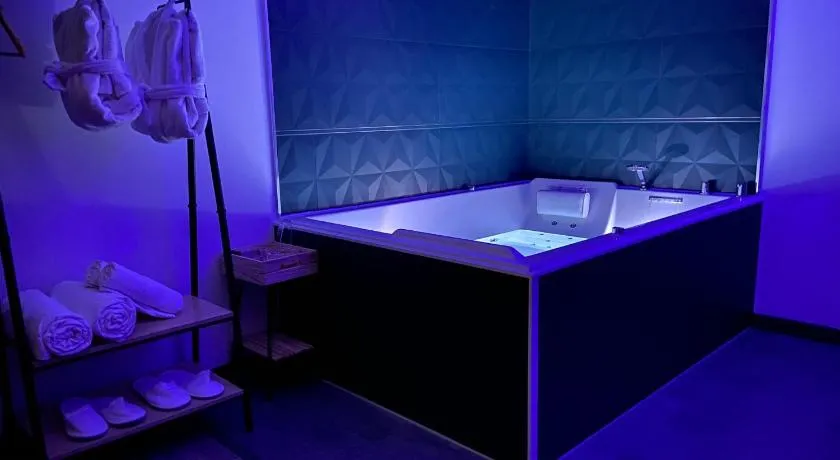 Privilège Spa, jacuzzi & Sauna - Image 1