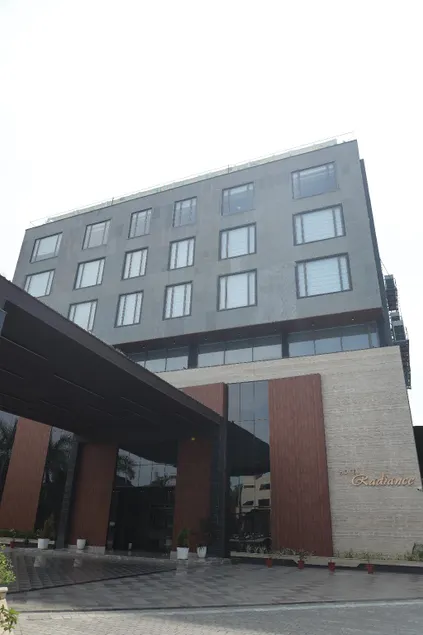 hotel radiance - Image 1