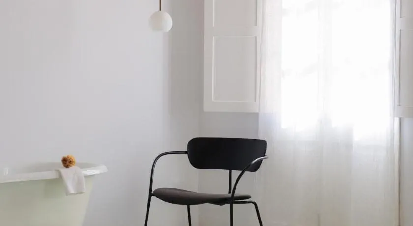 Fragile Boutique Hotel - Image 1