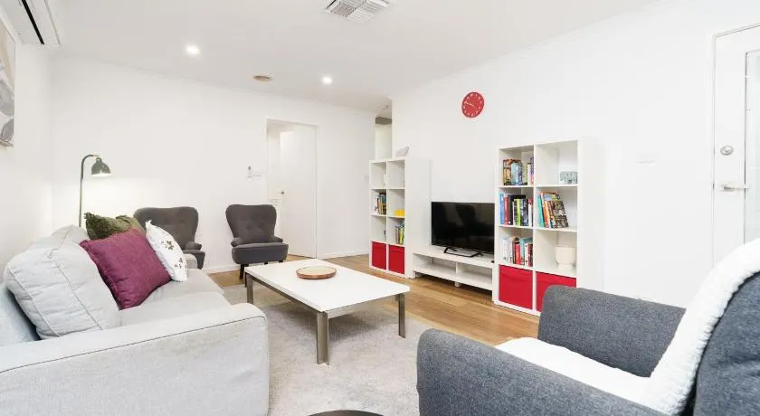 Family-Friendly Home with Yard Near Gungahlin - Hosted by Canstay - Image 1