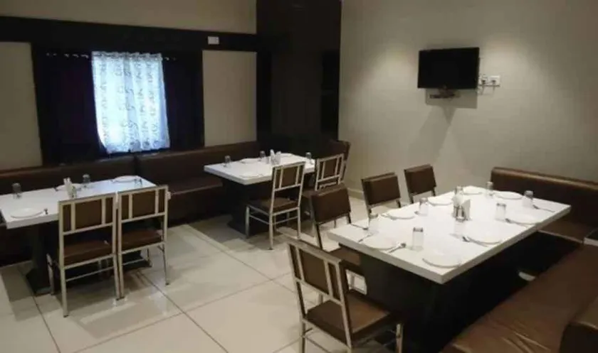Hotel Neelkanth - Image 1