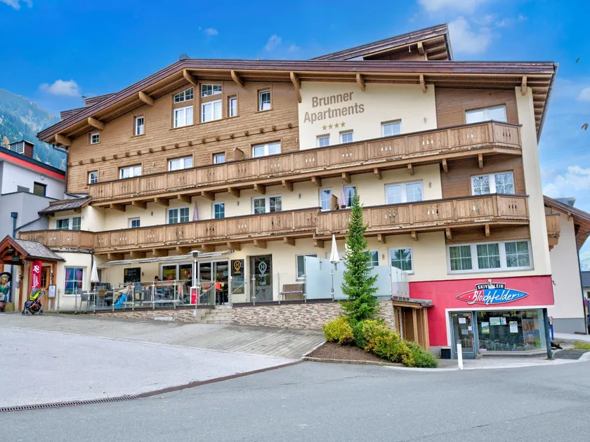 Ski-In Ski-Out Brunner Apartment Top 2 - Image 1