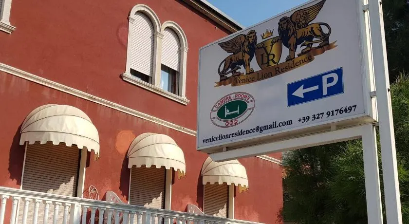 Venice Lion Residence Free Private Parking Easy Access Venice - Image 1