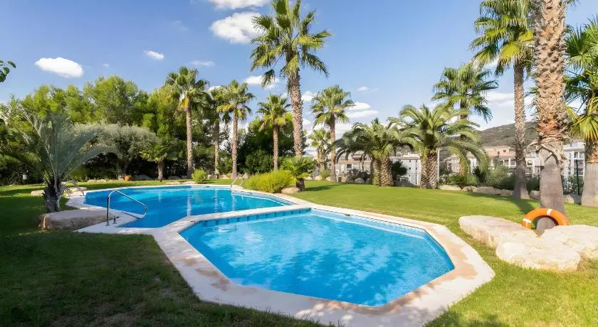 Appartement avec 2 piscines - Image 1