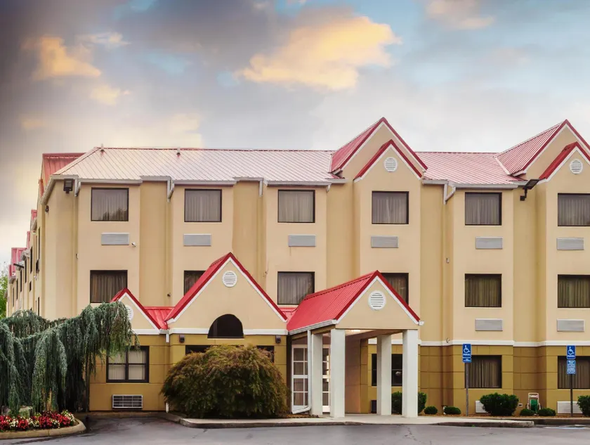 Quality Inn Knoxville West Cedar Bluff - Image 1