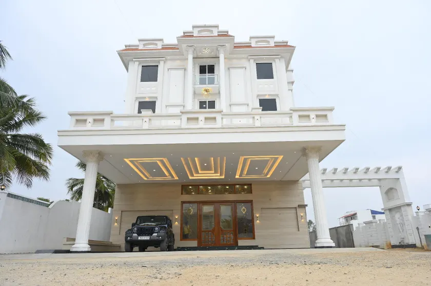 VGN Convention Centre - Image 1