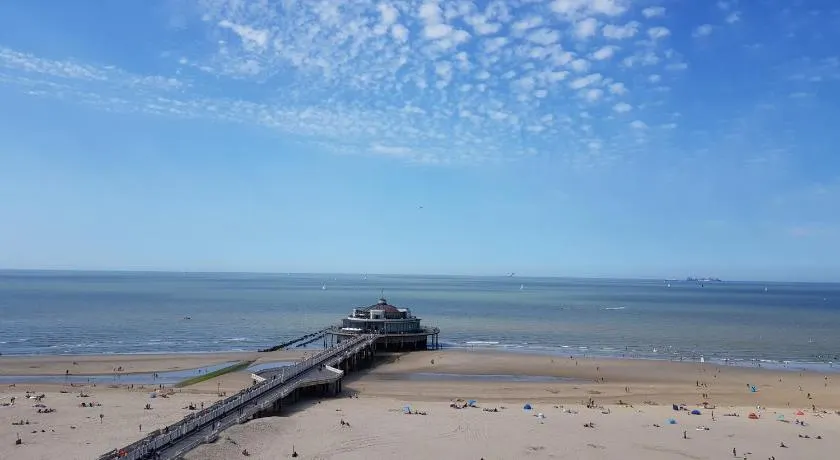 Beautiful Top Floor Seaview Studio Apartment B'berge-Bruges - Image 1