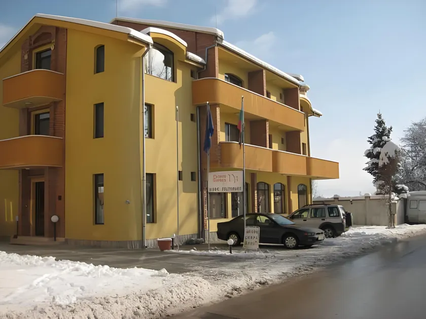 Family Hotel Iv - Image 1