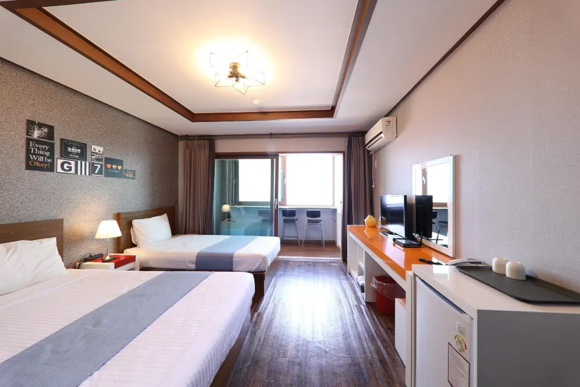 Woorim Hotel - Image 1