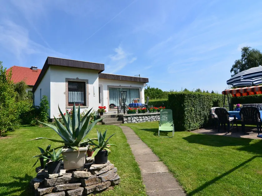 Lovely Holiday Home with Terrace, Garden, Awning, Heating - Image 1
