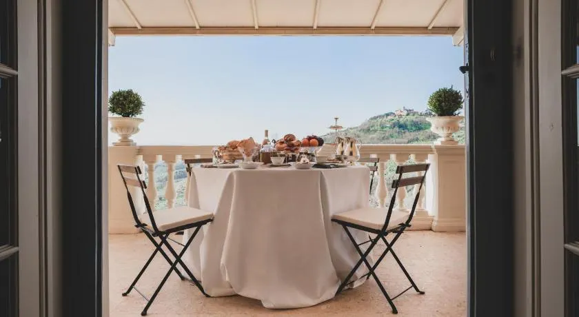 Alfresco luxury Villa with Heated pool - Image 1