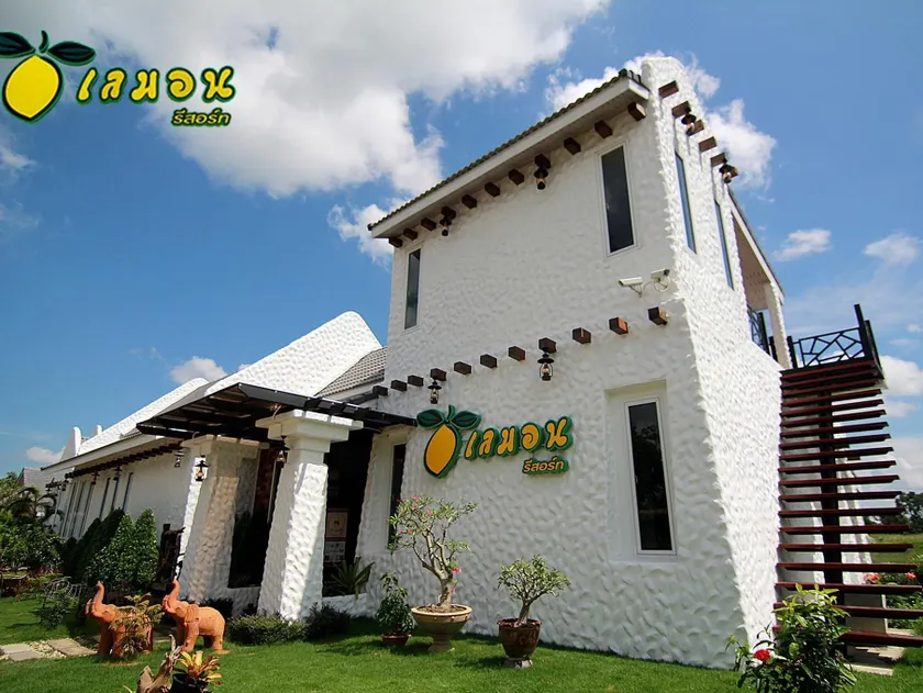 Lemon Resort - Image 1