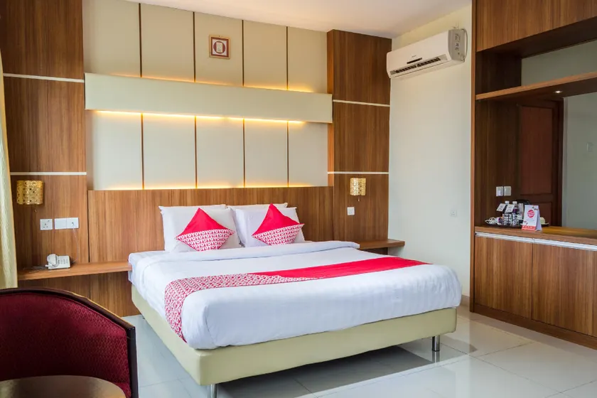 Aviari Hotel - Image 1